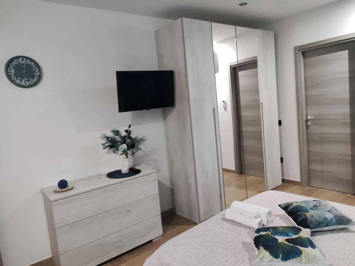 A Casa Di Lina Hotel Olbia 0*,  Italy